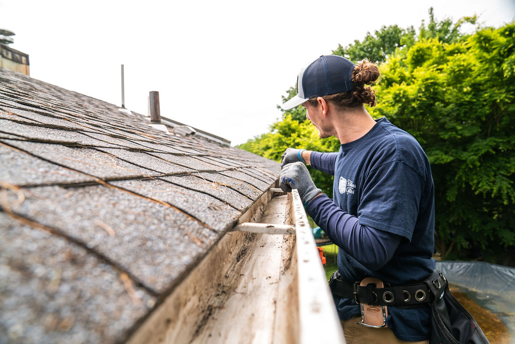 gutter contractor services: cleaning